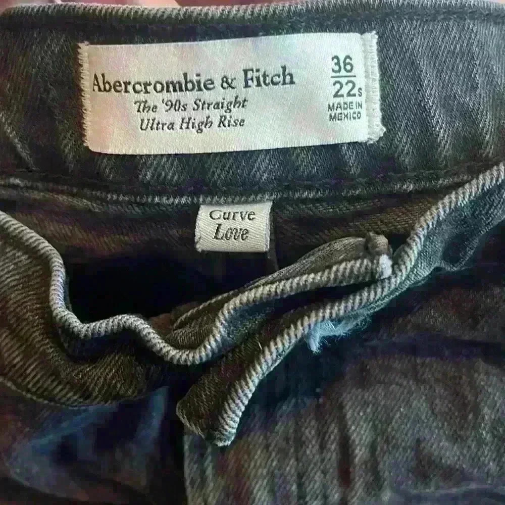 Abercrombie and Fitch Curve Love The 90s Straight Ultra High Rise 36/22S - Picture 2 of 7